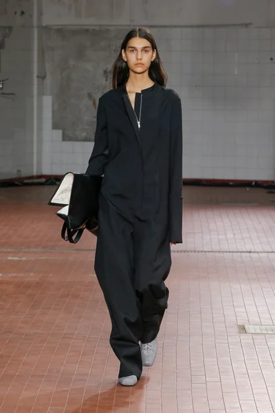 Look 13